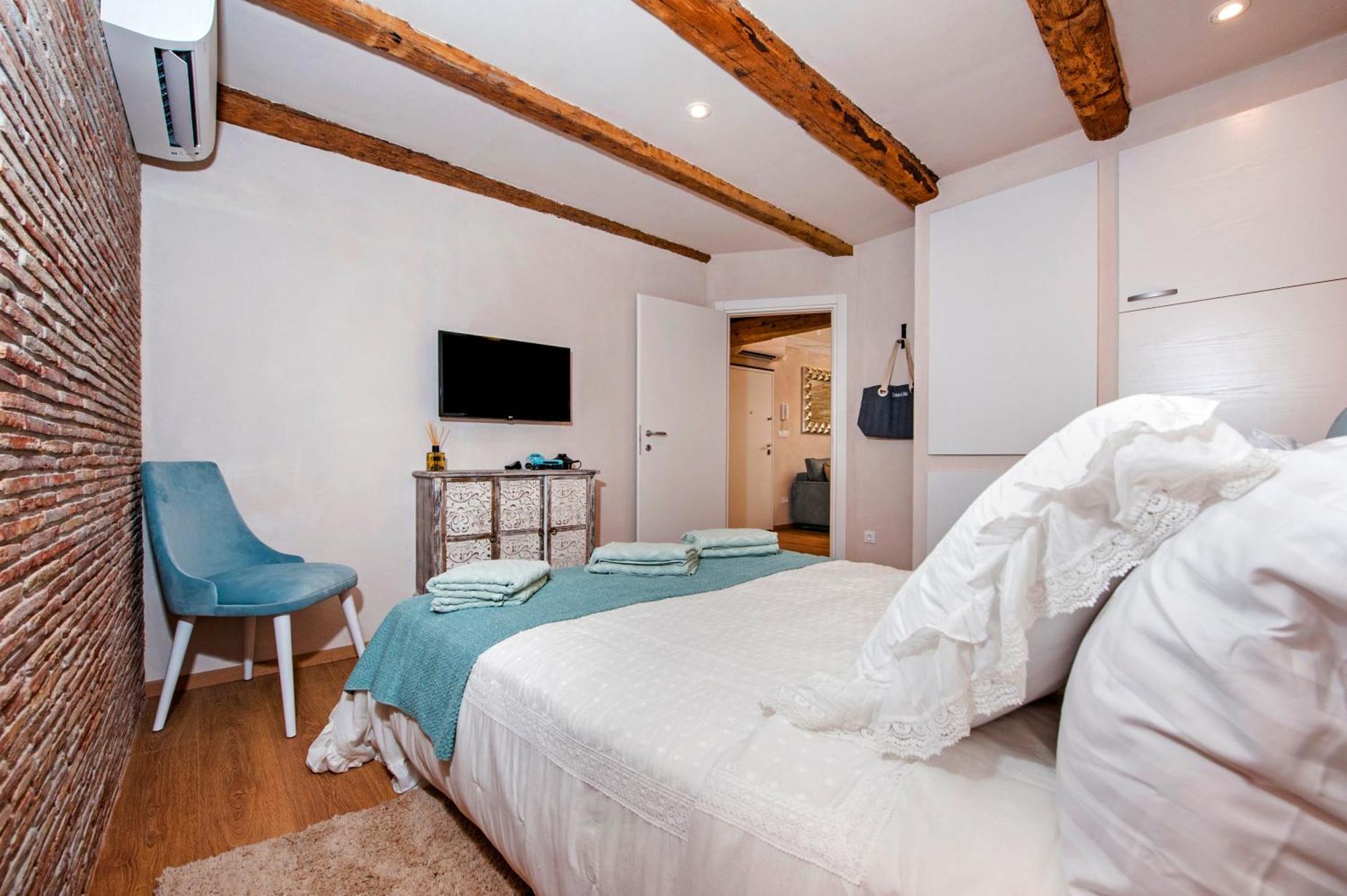 Apartments Casa De Amicis Rovinj Zimmer foto